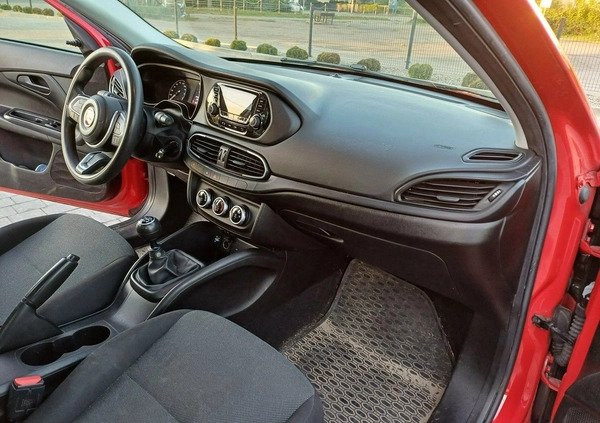 Fiat Tipo cena 36900 przebieg: 135000, rok produkcji 2021 z Rumia małe 106